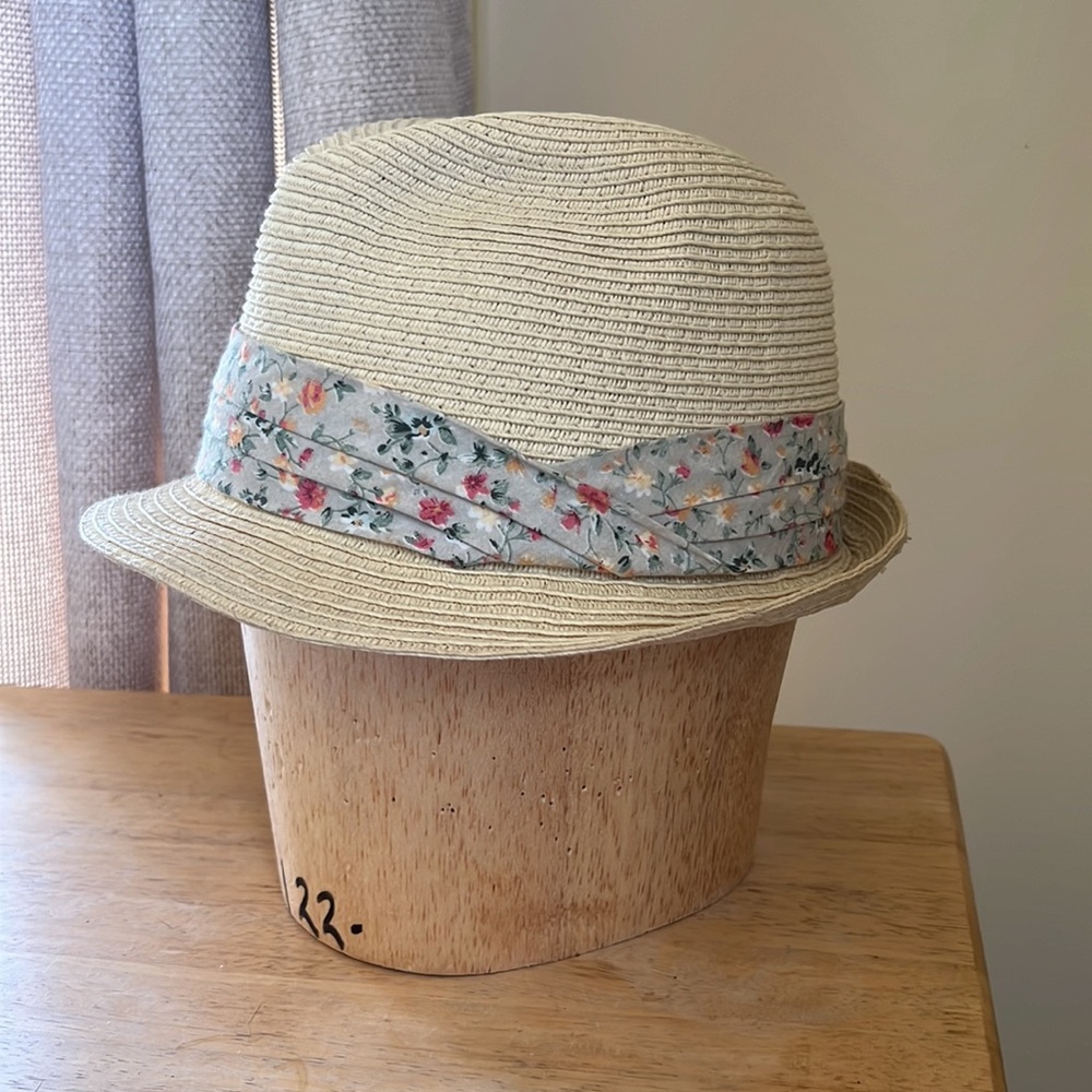 Straw fedora with floral trim